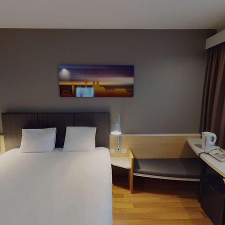 Ibis Hotel Koeln Airport Exteriör bild