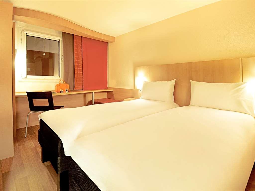 Ibis Hotel Koeln Airport Rum bild