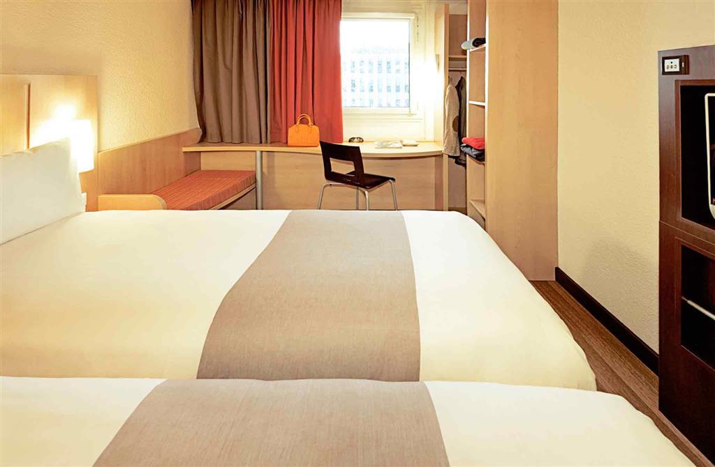 Ibis Hotel Koeln Airport Exteriör bild