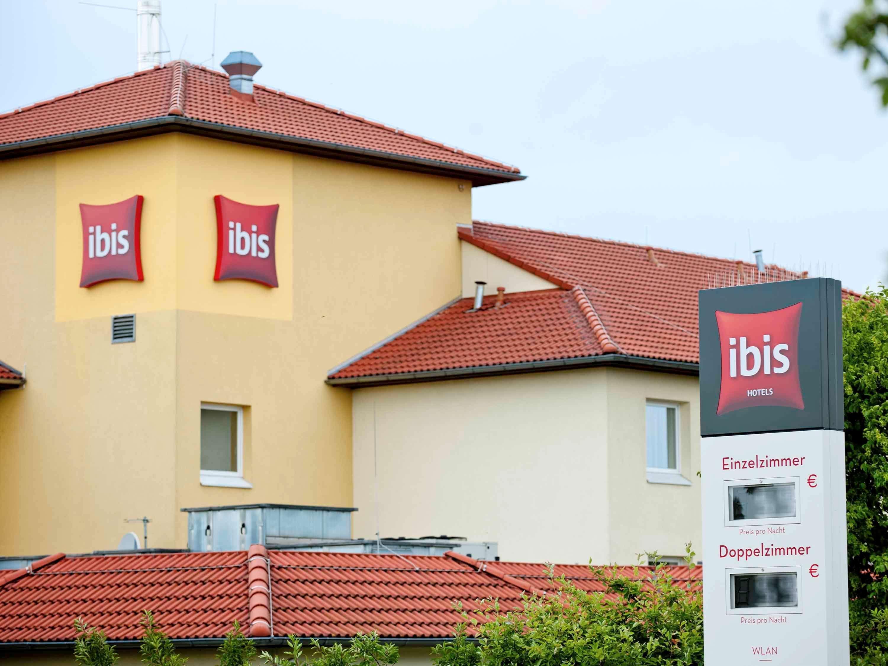 Ibis Hotel Koeln Airport Exteriör bild