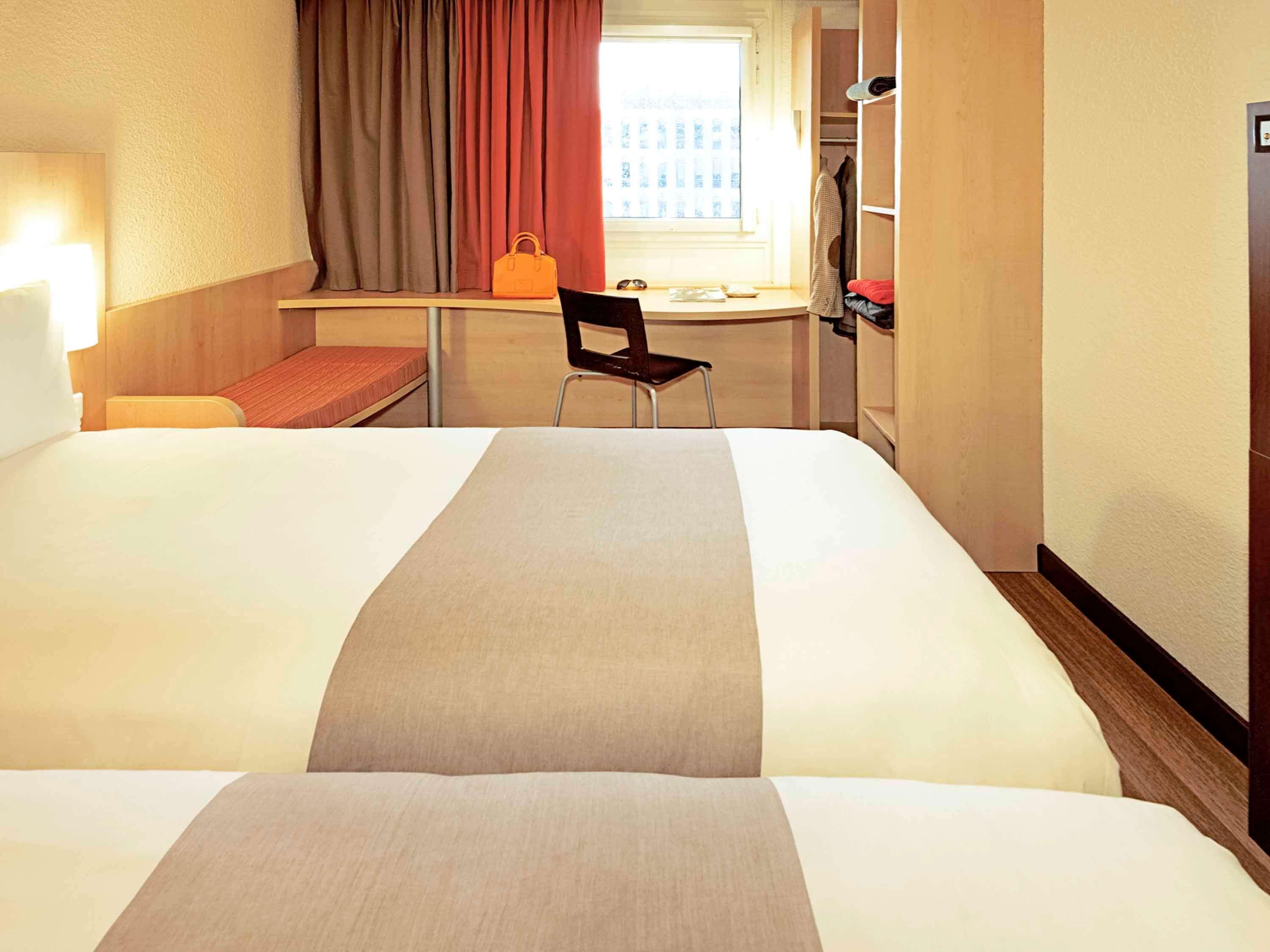 Ibis Hotel Koeln Airport Exteriör bild