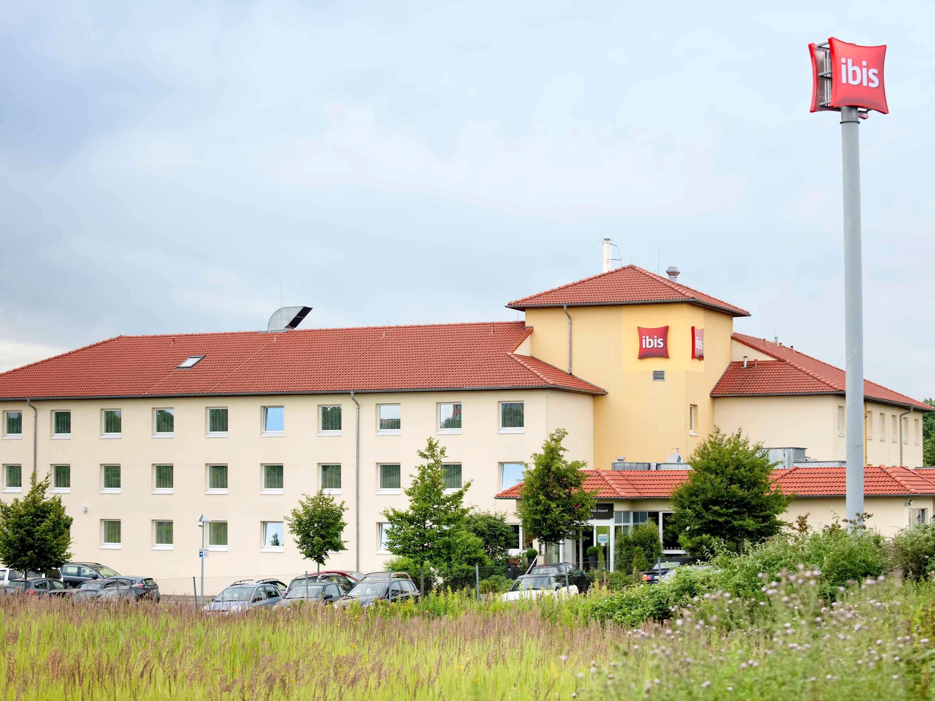 Ibis Hotel Koeln Airport Exteriör bild