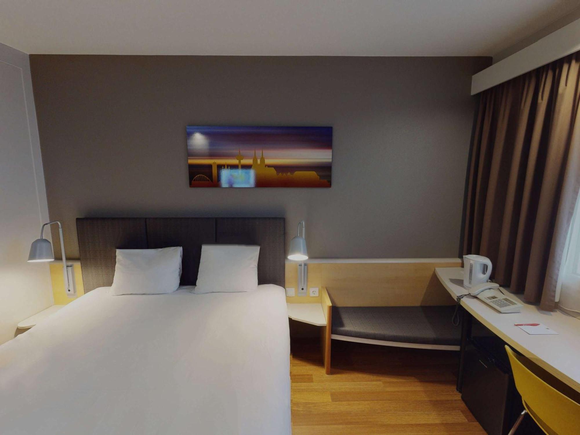 Ibis Hotel Koeln Airport Exteriör bild