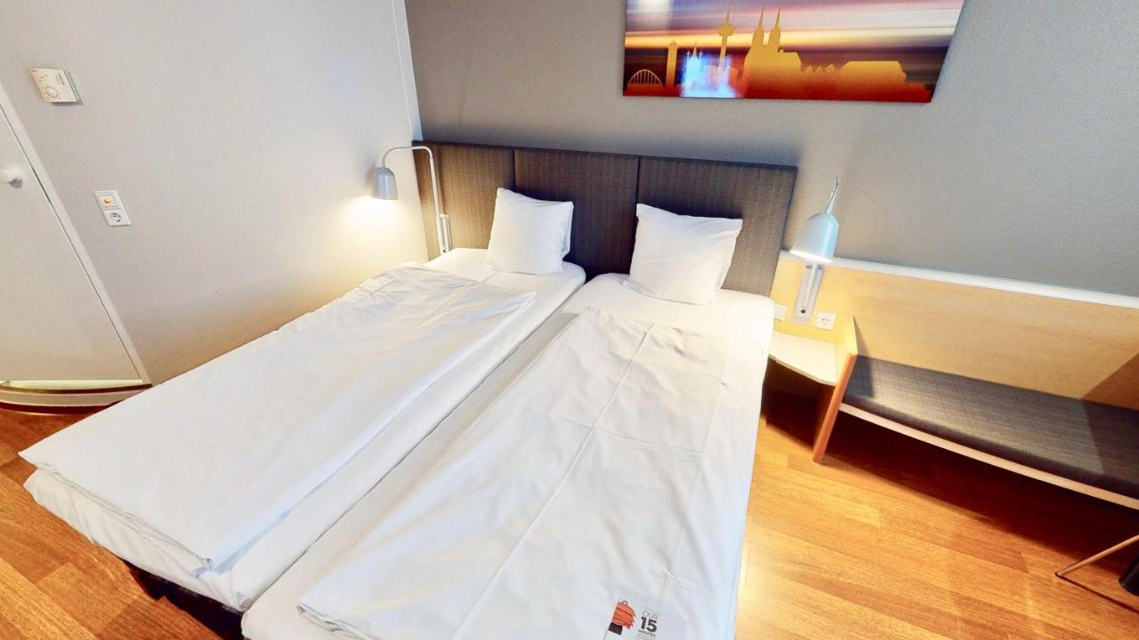 Ibis Hotel Koeln Airport Exteriör bild