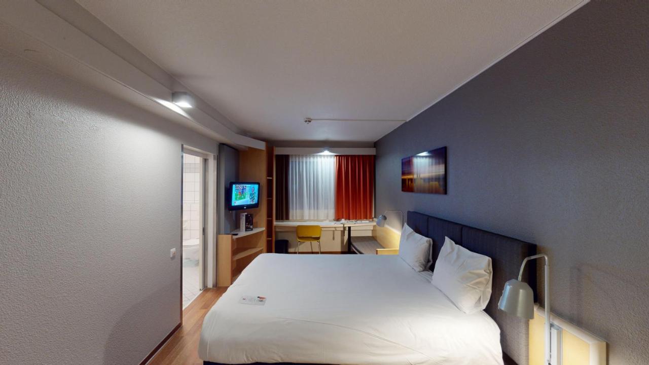 Ibis Hotel Koeln Airport Exteriör bild